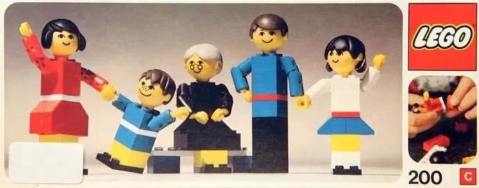box set number c200 this is a family with a boy and a girl, the parents and the grandmother. The arms can move at the shoulder and elbow level, the hand are round and you can add lego on it if want. The kids are holding hands like that.